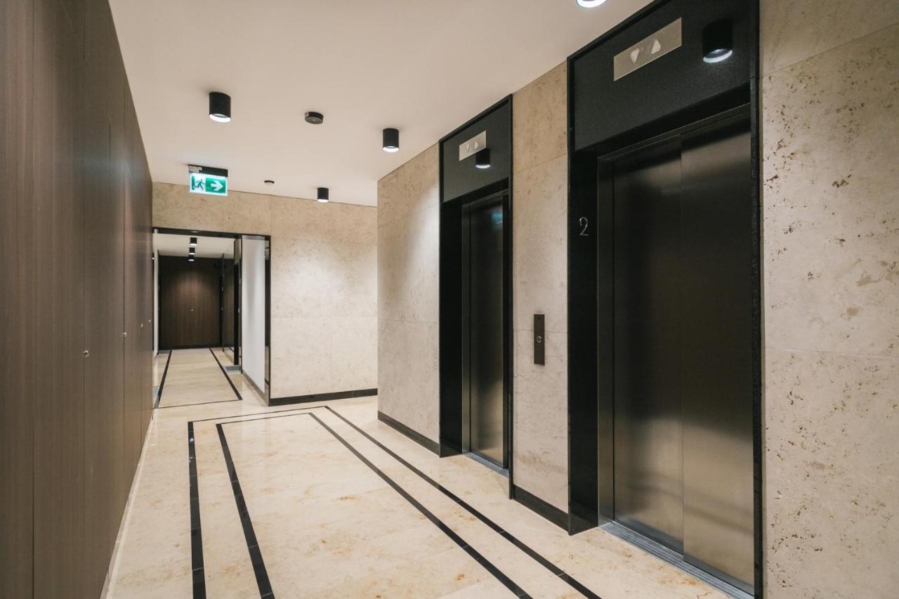 وارسو Apartament Mennica Residence - Chic Apartments المظهر الخارجي الصورة